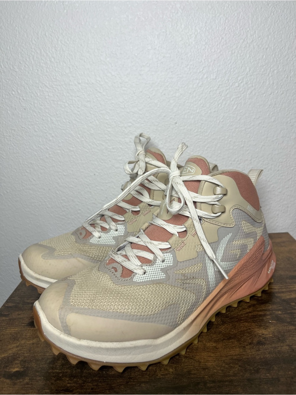 Zionic NXT Waterproof Hiking Boots - Women's Size 8